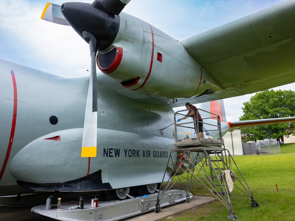 109th Airlift Wing volunteers restore iconic LC-130 gate guard, preserving the wing’s history.
