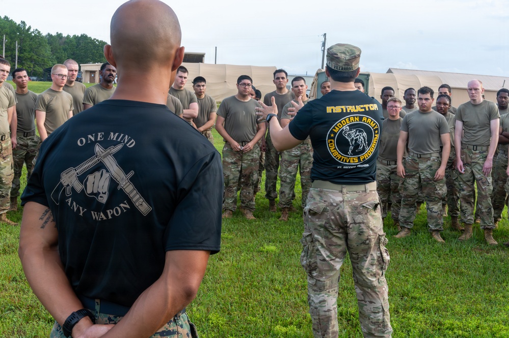 Fort Leonard Wood warfighters share close combat expertise with airmen