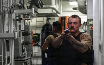 USS Carl M. Levin conducts VBSS drill during RIMPAC 26