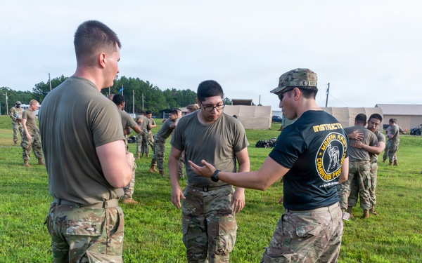 Fort Leonard Wood warfighters share close combat expertise with airmen