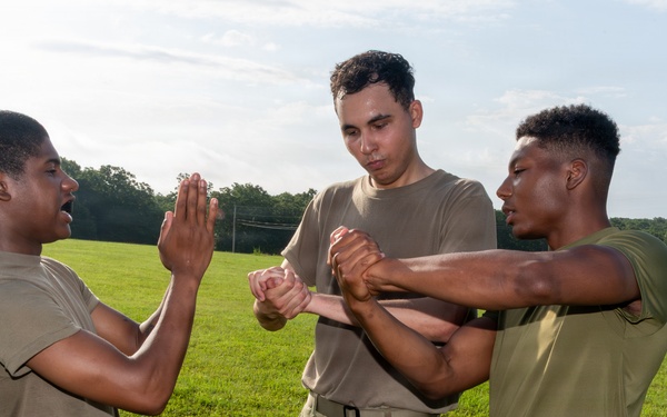 Fort Leonard Wood warfighters share close combat expertise with airmen