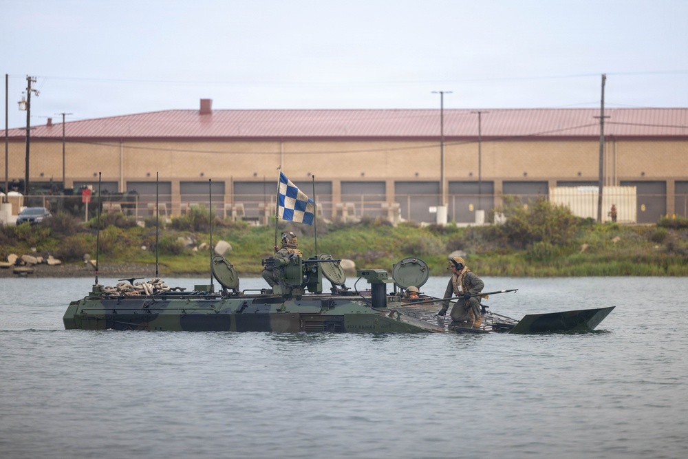 3d AA Bn. conducts amphibious refamiliarization exercises
