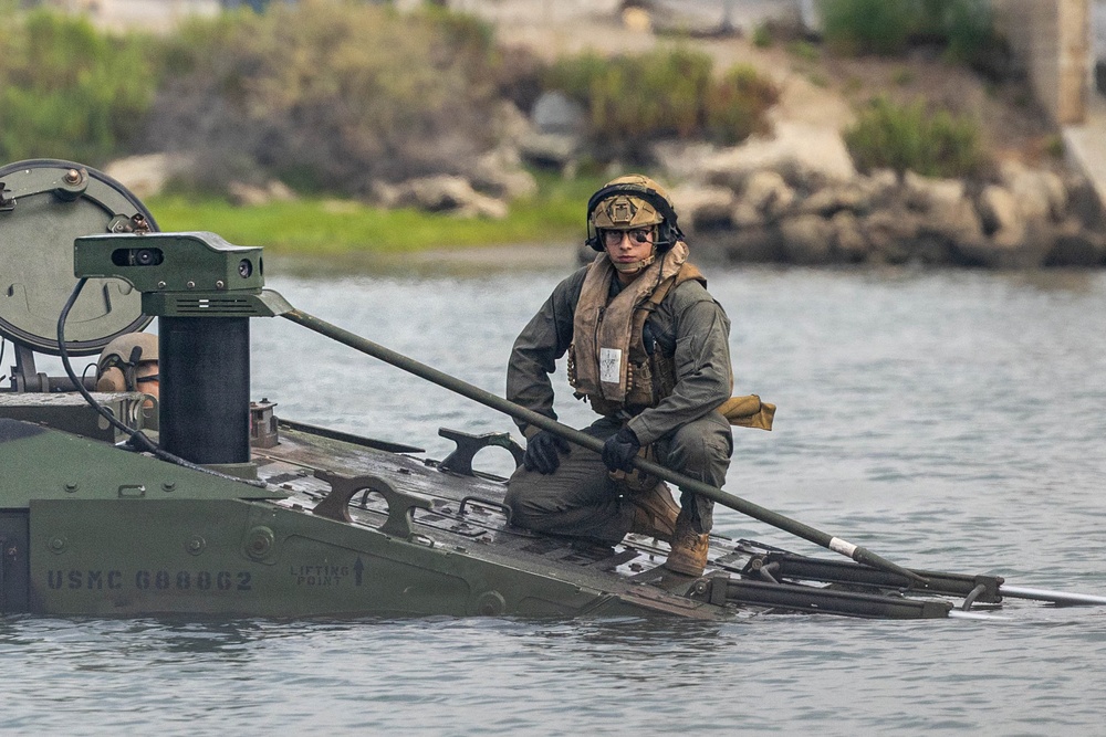 3d AA Bn. conducts amphibious refamiliarization exercises