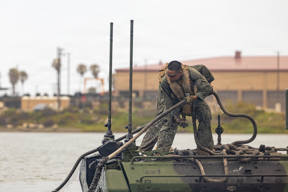 3d AA Bn. conducts amphibious refamiliarization exercises