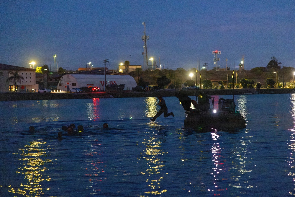 3d AA Bn. conducts amphibious refamiliarization exercises
