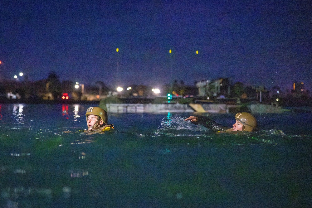 3d AA Bn. conducts amphibious refamiliarization exercises