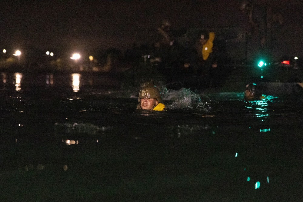 3d AA Bn. conducts amphibious refamiliarization exercises