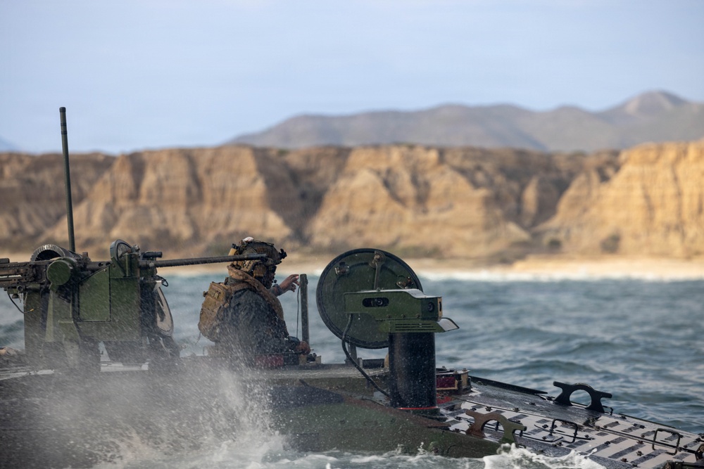 3d AA Bn. conducts amphibious refamiliarization exercises