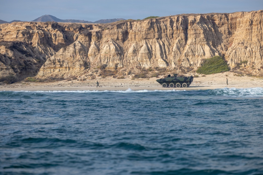 3d AA Bn. conducts amphibious refamiliarization exercises