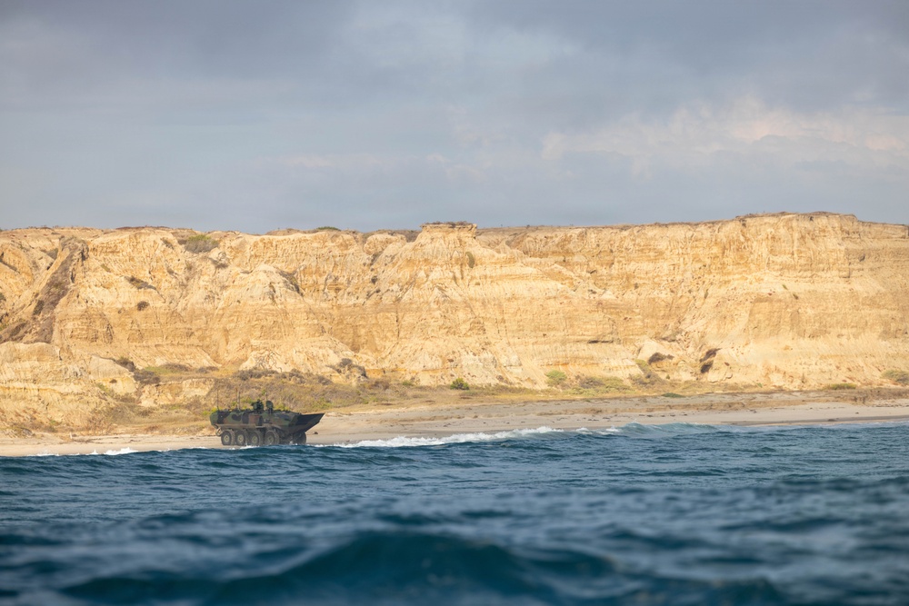 3d AA Bn. conducts amphibious refamiliarization exercises