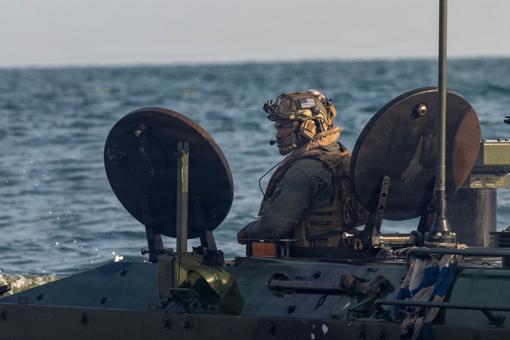 3d AA Bn. conducts amphibious refamiliarization exercises