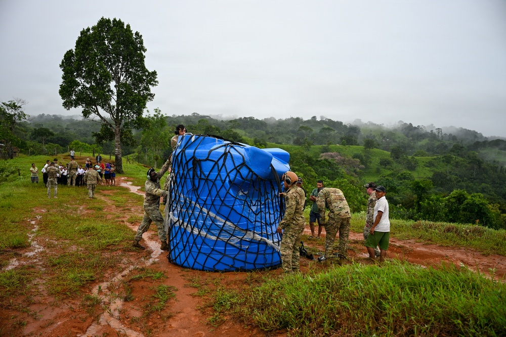 Joint Task Force-Bravo teams up with MINSA and Servicio Nacional Aeronaval to deliver water tanks