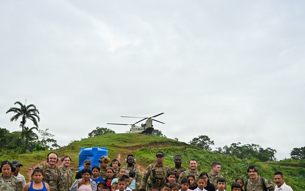 Joint Task Force-Bravo teams up with MINSA and Servicio Nacional Aeronaval to deliver water tanks