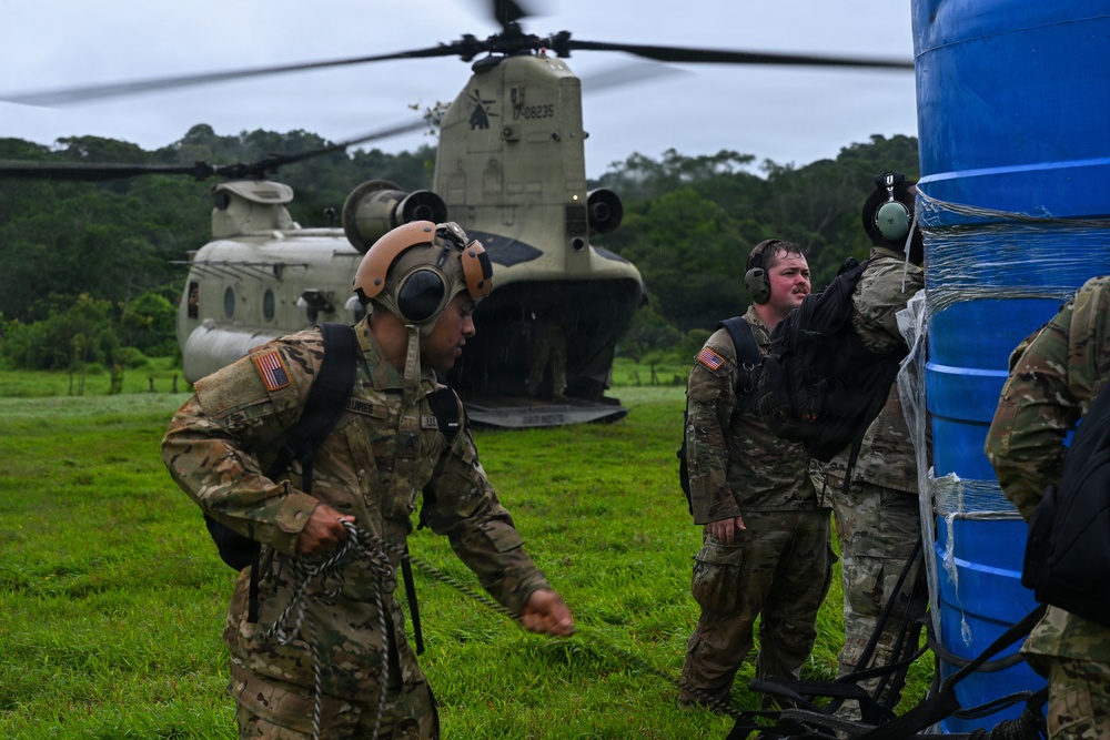 Joint Task Force-Bravo teams up with MINSA and Servicio Nacional Aeronaval to deliver water tanks