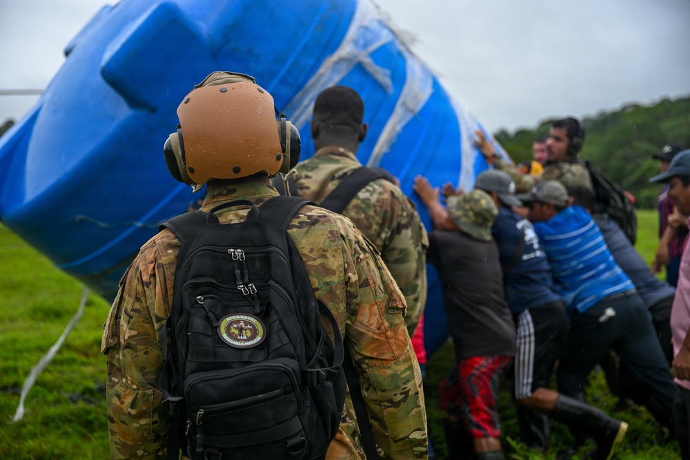 Joint Task Force-Bravo teams up with MINSA and Servicio Nacional Aeronaval to deliver water tanks