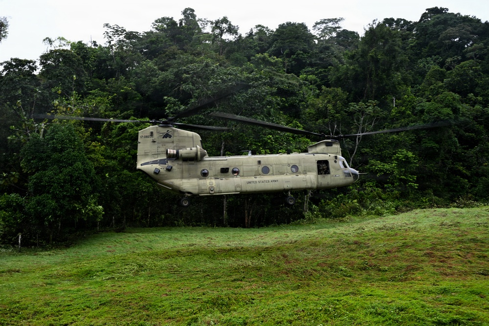 Joint Task Force-Bravo teams up with MINSA and Servicio Nacional Aeronaval to deliver water tanks