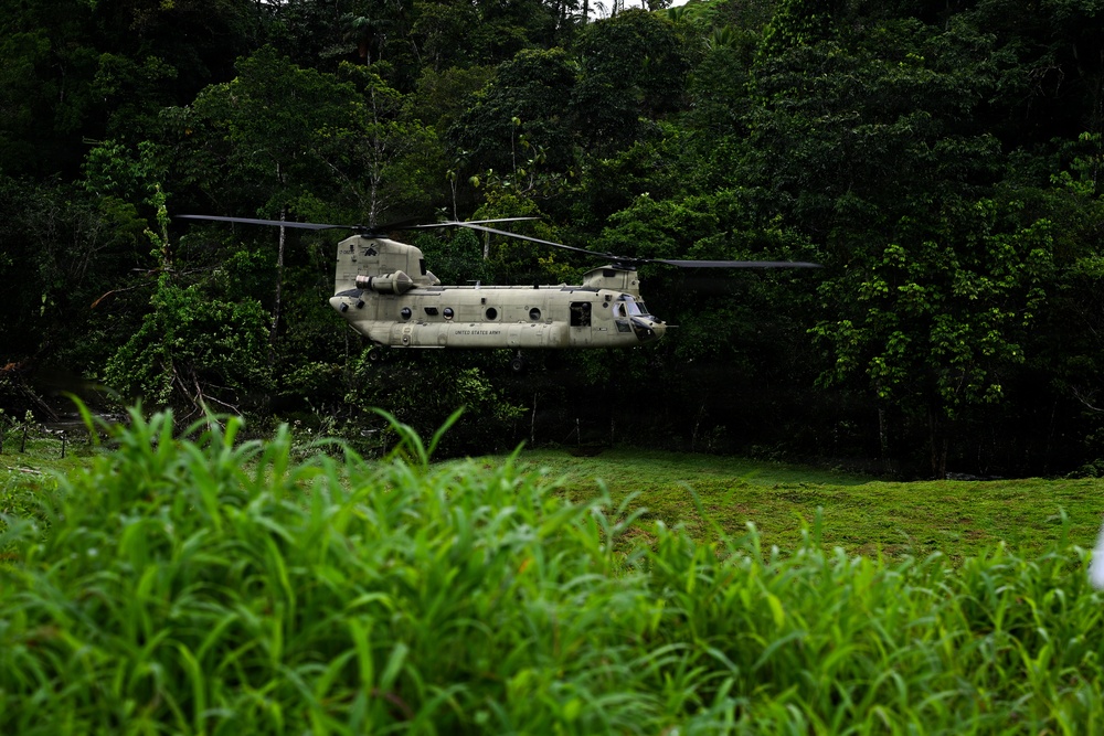 Joint Task Force-Bravo teams up with MINSA and Servicio Nacional Aeronaval to deliver water tanks