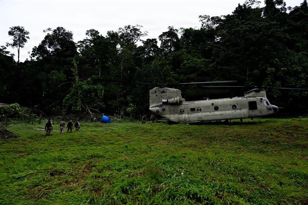 Joint Task Force-Bravo teams up with MINSA and Servicio Nacional Aeronaval to deliver water tanks