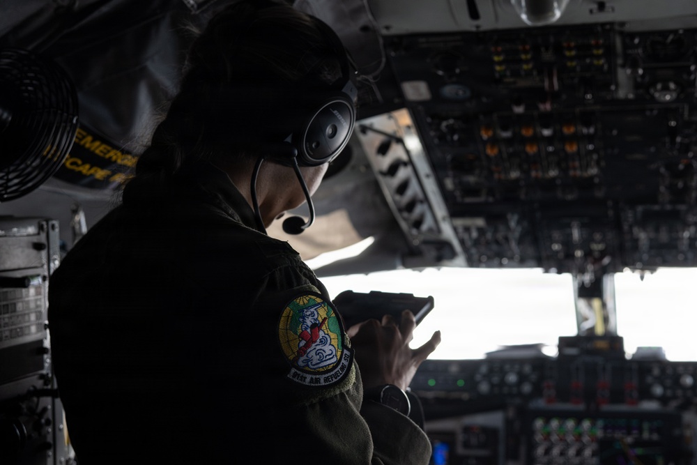 6ARW refuels 2d Bomb Wing