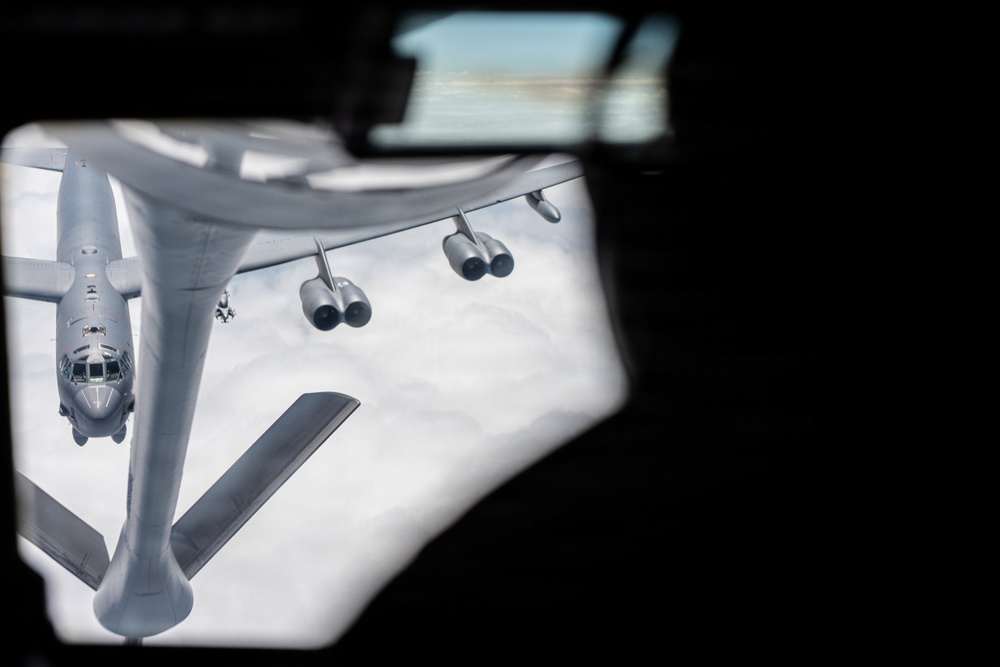 6ARW refuels 2d Bomb Wing