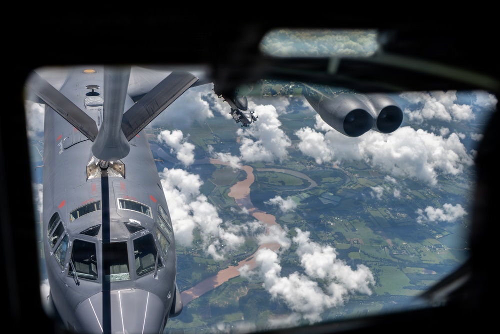 6ARW refuels 2d Bomb Wing