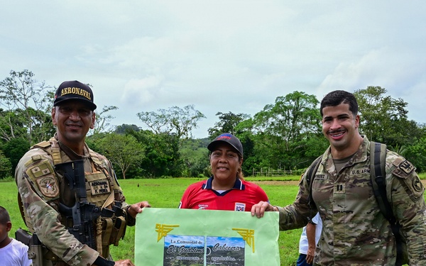 Joint Task Force-Bravo teams up with MINSA and Servicio Nacional Aeronaval to deliver water tanks