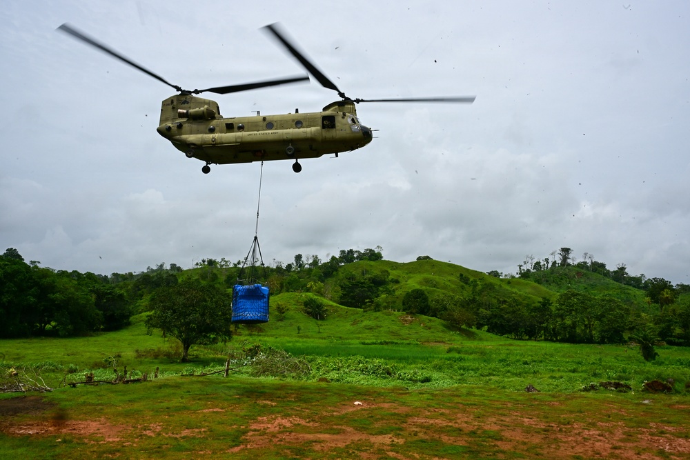 Joint Task Force-Bravo teams up with MINSA and Servicio Nacional Aeronaval to deliver water tanks