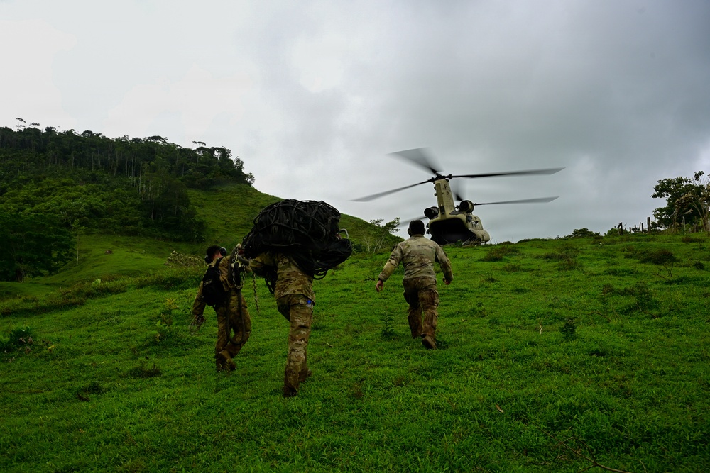 Joint Task Force-Bravo teams up with MINSA and Servicio Nacional Aeronaval to deliver water tanks