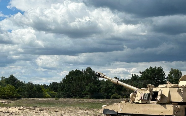 Gunners conduct training on establishing fire capability