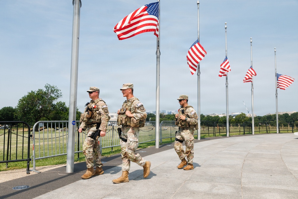 MING Guardsmen Patrol National Mall