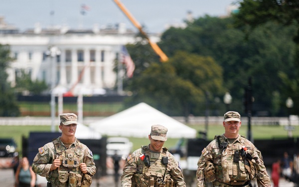 MING Guardsmen Patrol National Mall