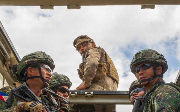 U.S., Peruvian Naval Infantry and Philippine Marines conduct urban operations training during RIMPAC 2026