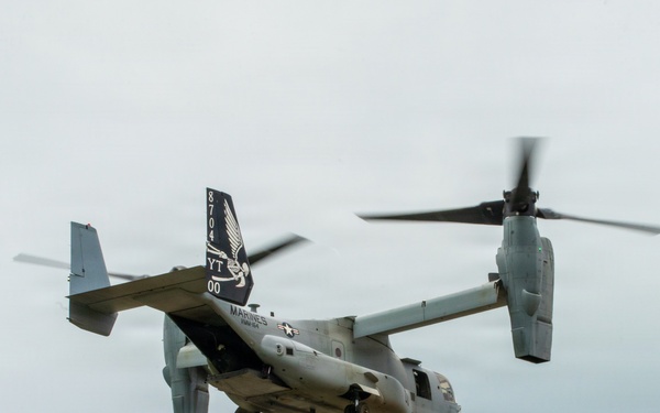 VMM-164 (Rein.) inserts Indonesian, Fijian forces during amphibious raid training