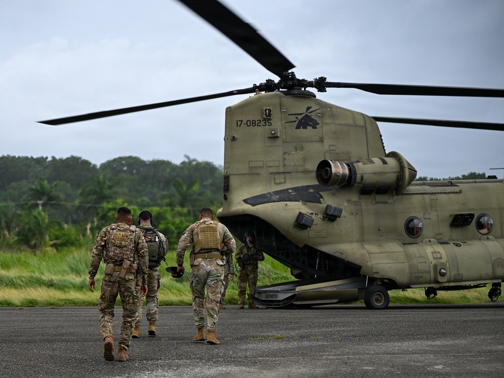 Joint Task Force-Bravo teams up with MINSA and Servicio Nacional Aeronaval to deliver water tanks