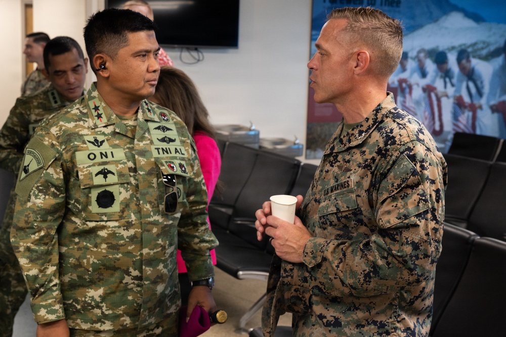 U.S. Marines host multinational military, civilian leaders during RIMPAC