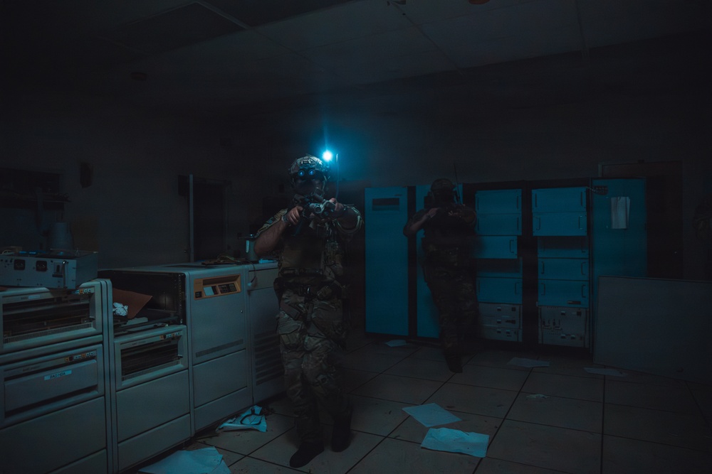 1st Special Forces Group (Airborne) Green Berets conduct Maritime Operation along Puget Sound
