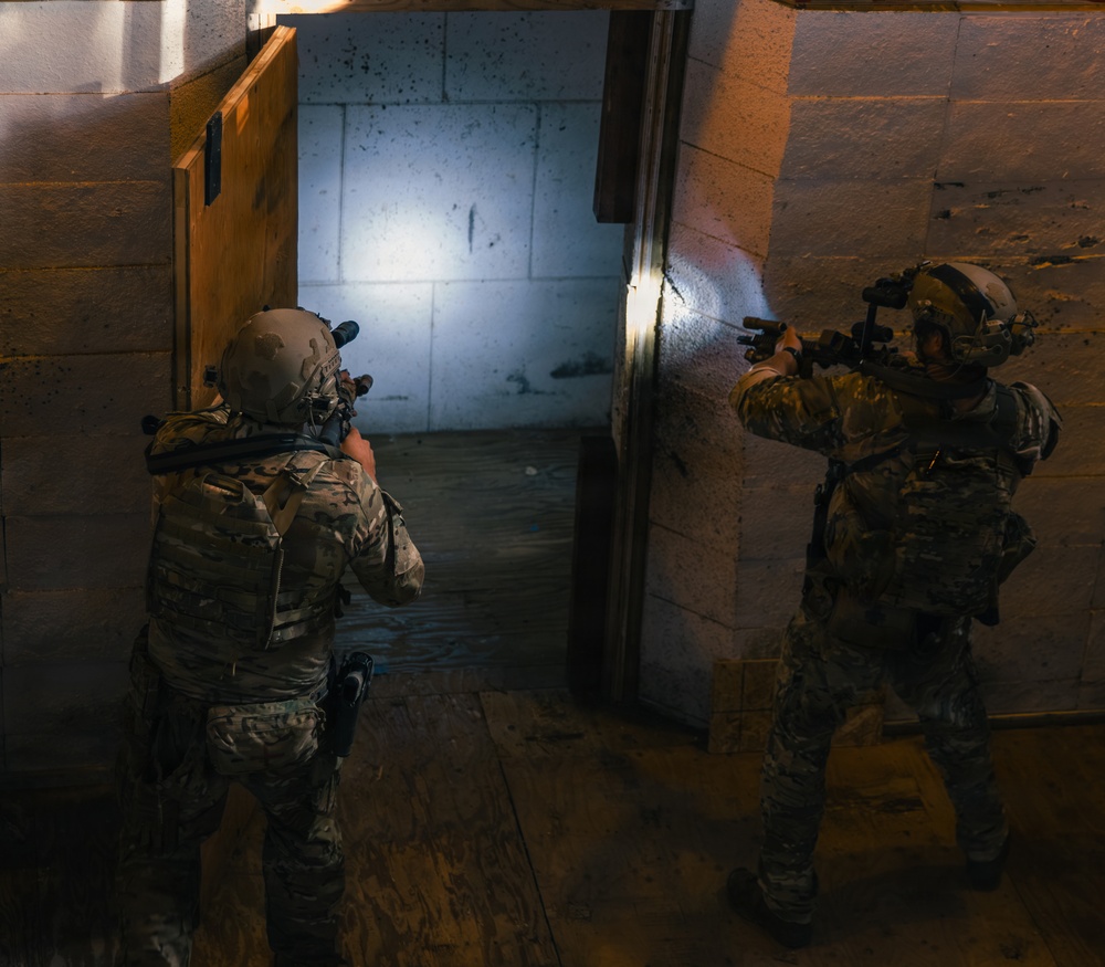 1st Special Forces Group (Airborne) Green Berets conduct Maritime Operation along Puget Sound