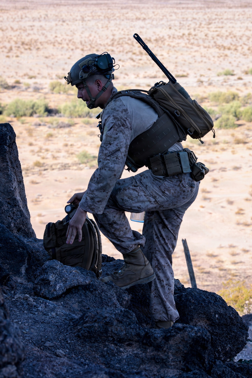 4th, 5th Air Naval Gunfire Liaison Company Marines conduct dry close air support