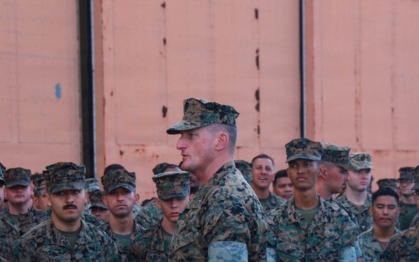 Brig. Gen. Patrick Tiernan visits MALS-24 during RIMPAC