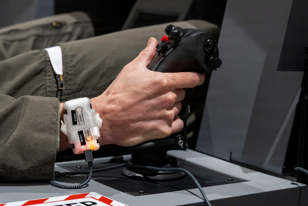 13th Fighter Squadron integrates FENIX simulators into Valiant Shield 26