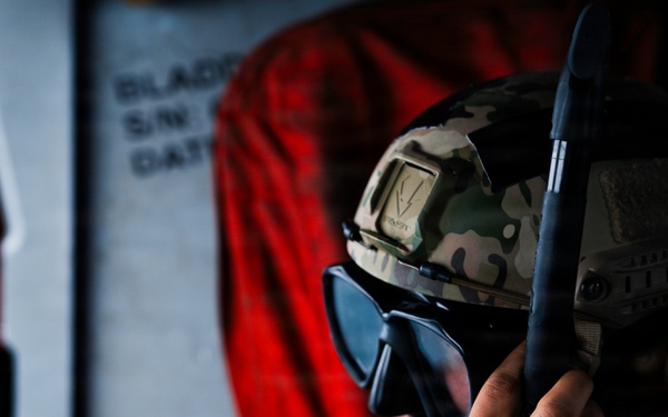 EOD Technicians Conduct Helocast Operations During Mine Countermeasures Training