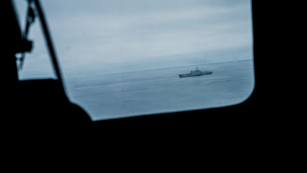EOD Technicians Conduct Helocast Operations During Mine Countermeasures Training
