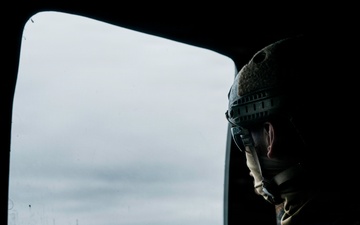 EOD Technicians Conduct Helocast Operations During Mine Countermeasures Training
