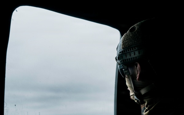 EOD Technicians Conduct Helocast Operations During Mine Countermeasures Training