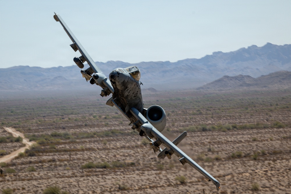 4th, 5th Air Naval Gunfire Liaison Company Marines conduct live-fire close air support
