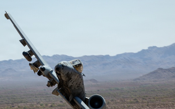 4th, 5th Air Naval Gunfire Liaison Company Marines conduct live-fire close air support