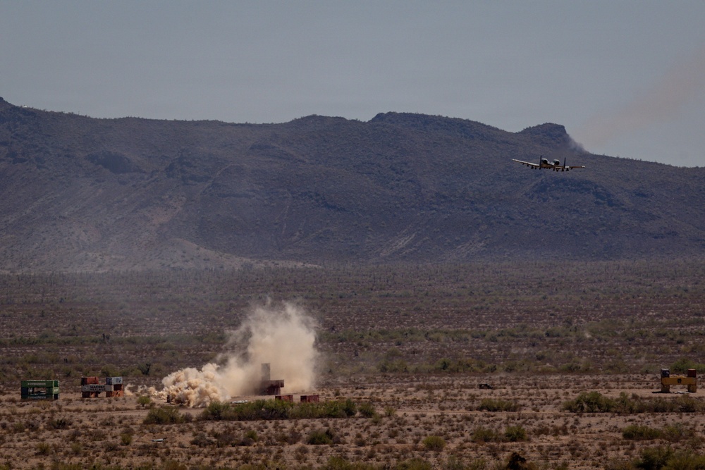5th  Air Naval Gunfire Liaison Company Marines and 7th Parachute Regiment Royal Horse Artillery soldiers conduct live-fire close air support