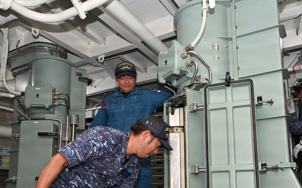 Japan Maritime Self-Defense Force conducts a 127 mm main gun live-fire exercise during RIMPAC 26