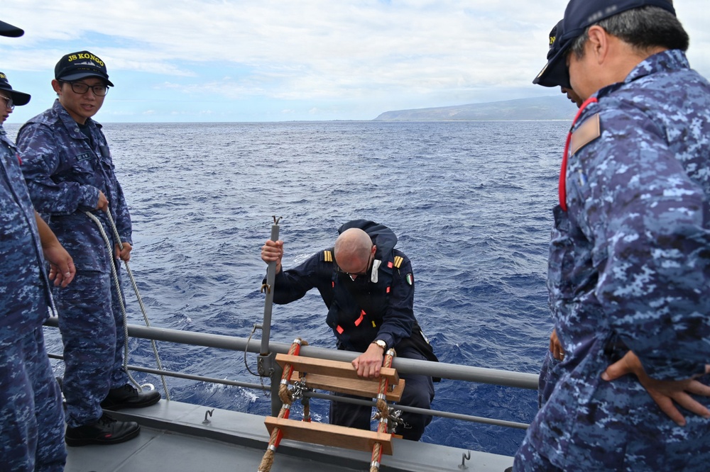 Italian Navy weapons officer visits JS KONGO During RIMPAC 2026