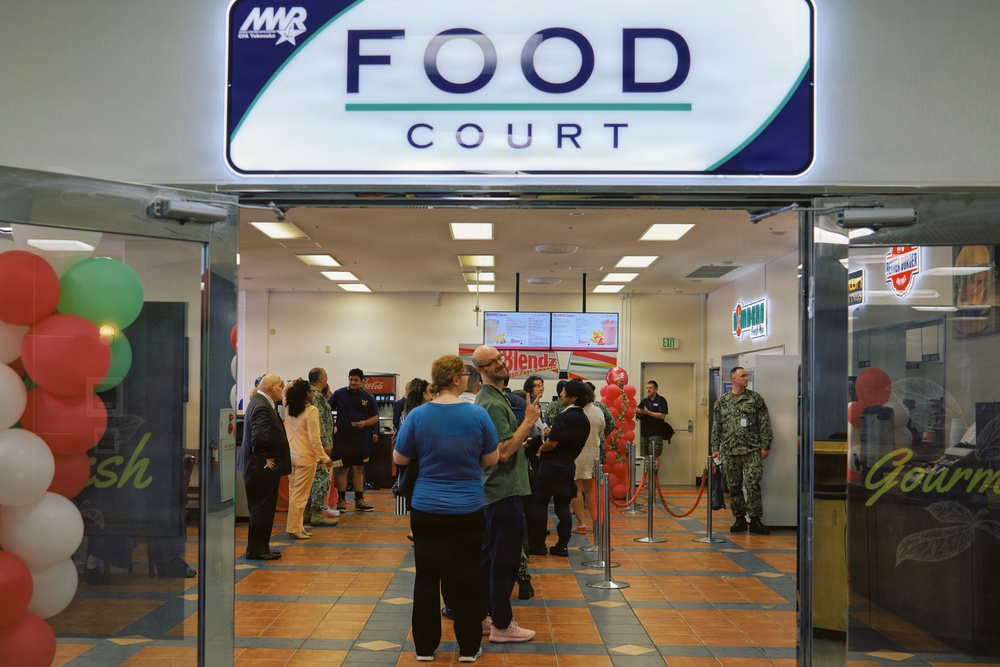 CFAY MWR Celebrates Blendz Grand Opening